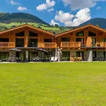 Tauernlodge Eben D4 Chalet *
